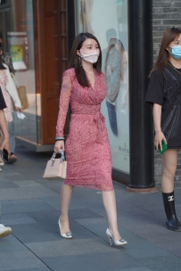 【精选街拍】Vol.1678 碎花裙少妇 [76P+2V-966MB]