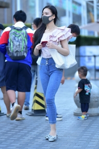 【精选街拍】Vol.2722 高腰牛仔裤 [21P-414MB]