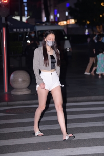 【精选街拍】Vol.2278 黑夜靓丽短裤 [43P-870MB]