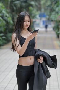 【精选街拍】Vol.0061 天使面容紧身弹力裤高跟美足 [377P-6.08GB]