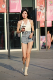 【精选街拍】Vol.2615 蓝色热裤美腿短靴 [136P-1.81GB]