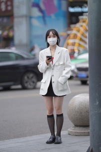 【精选街拍】Vol.2700 白色西装外套 [35P-505MB]