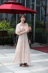 【精选街拍】Vol.2479 花色长裙美胸 [22P-184MB]