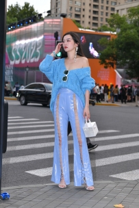 【精选街拍】Vol.2792 时尚皮裤搭配 [140P+1V-5.79GB]