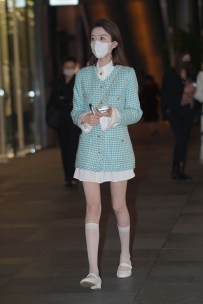 【精选街拍】Vol.1849 浅绿包臀裙大长腿美女 [42P-590MB]