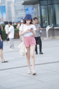 【精选街拍】Vol.3236 粉白搭配青春的美 [91P-890MB]