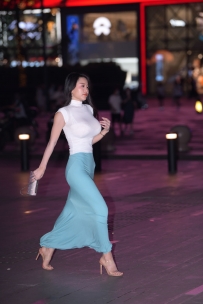 【精选街拍】Vol.2357 S曲线之美 [20P-462MB]