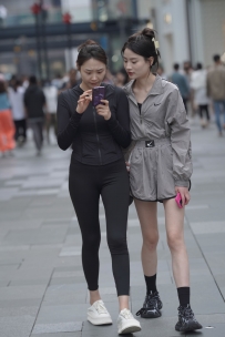 【精选街拍】Vol.2463 黑色紧身裤 [35P-350MB]