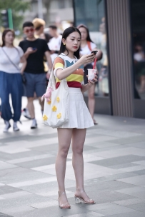 【精选街拍】Vol.2531 白色百褶裙 [28P-659MB]