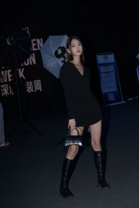 【精选街拍】Vol.2553 皮靴包臀黑裙 [121P-2.77GB]